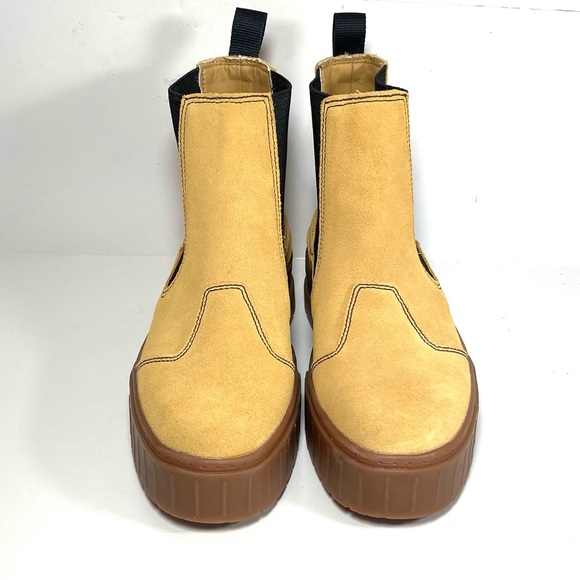 Puma Mayze Chelsea Suede Boot Women’s Size 8 Platform Gum Sole Wheat. - Picture 5 of 10